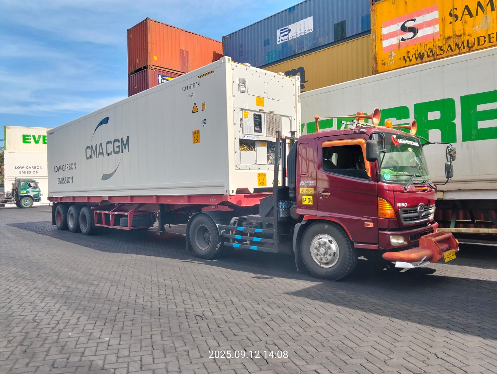 truck 1 galeh putri trans